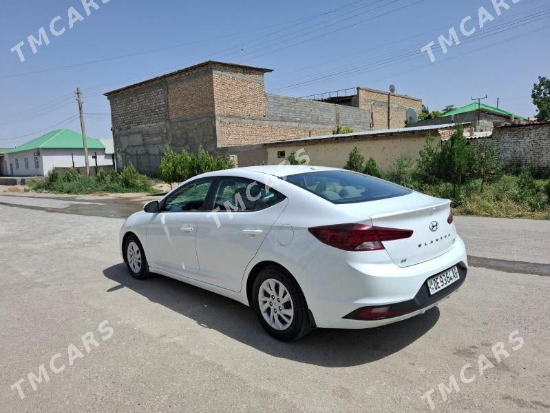 Hyundai Elantra 2019 - 210 000 TMT - 8 мкр - img 3