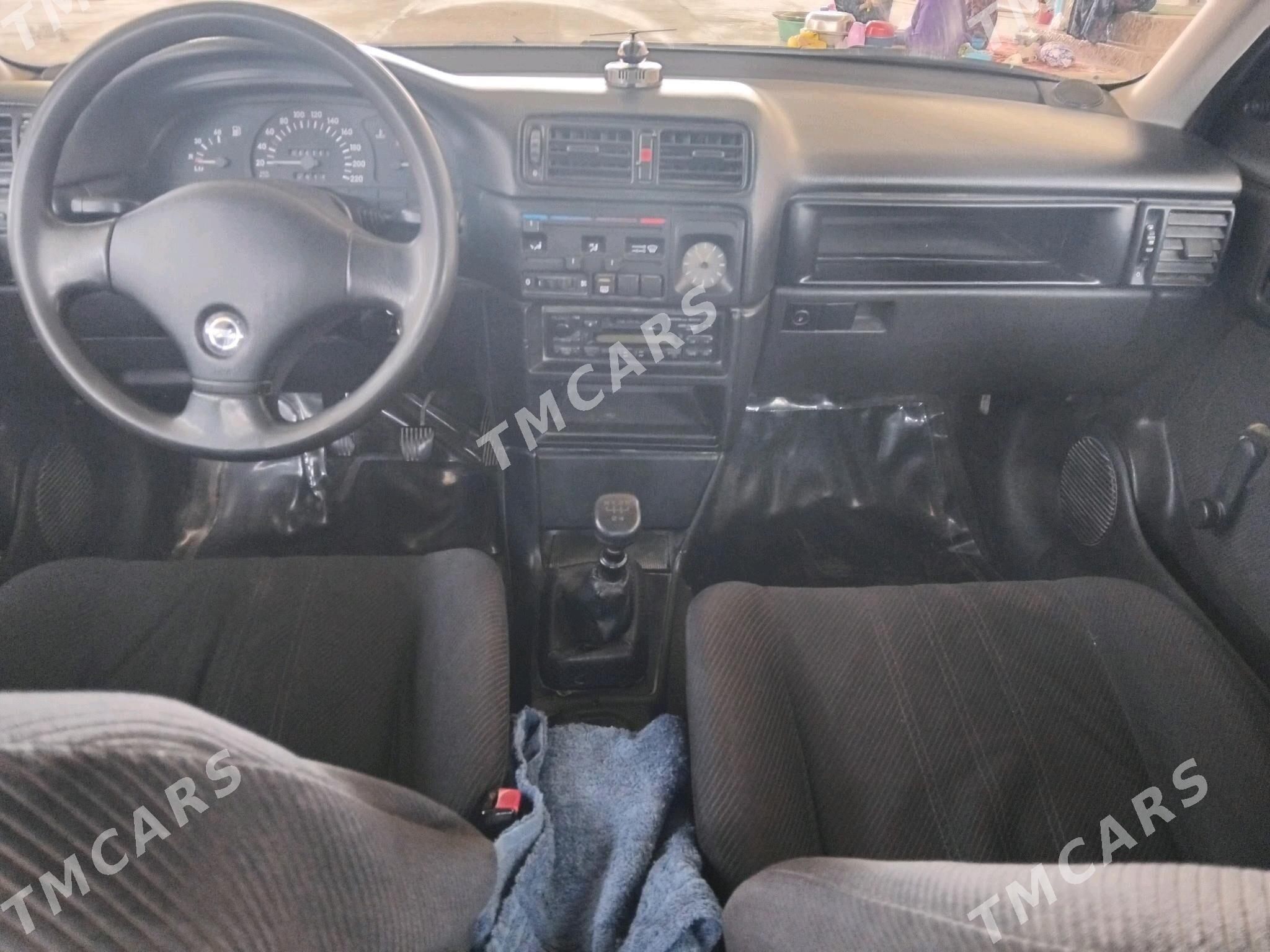 Opel Vectra 1992 - 31 000 TMT - Бахарден - img 4