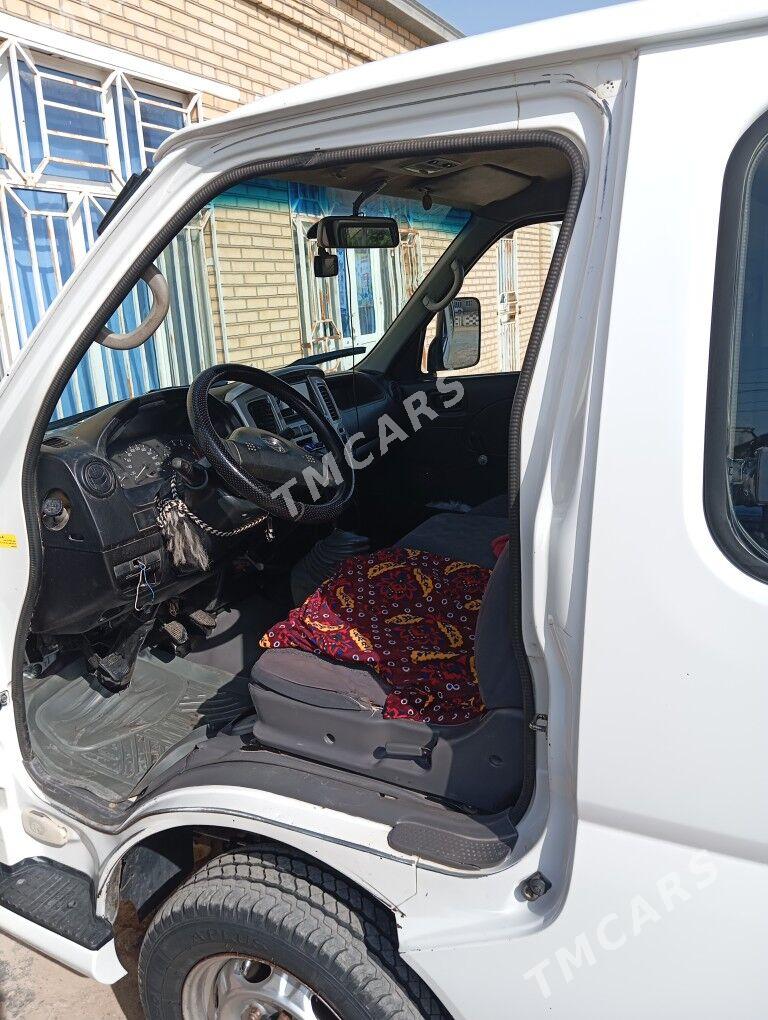 Nissan Urvan 2007 - 160 000 TMT - Mary - img 3