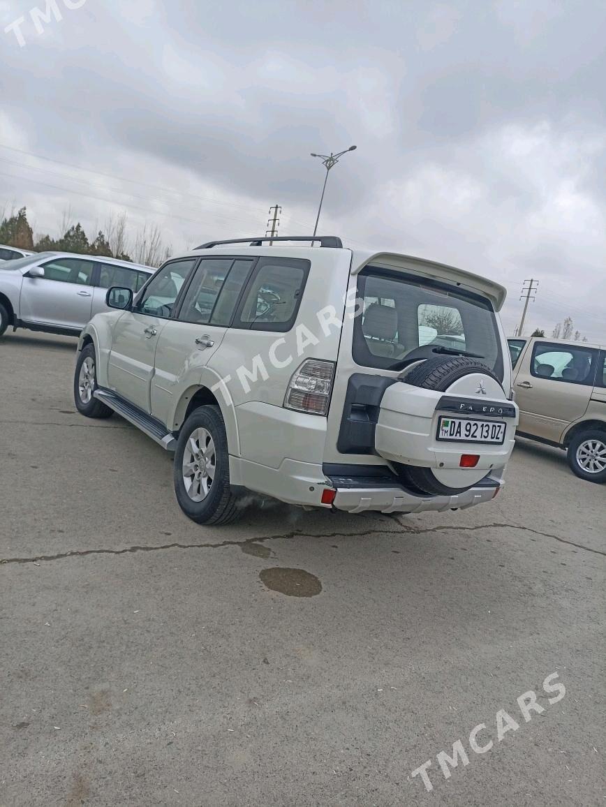 Mitsubishi Pajero 2010 - 220 000 TMT - Шабатский этрап - img 5