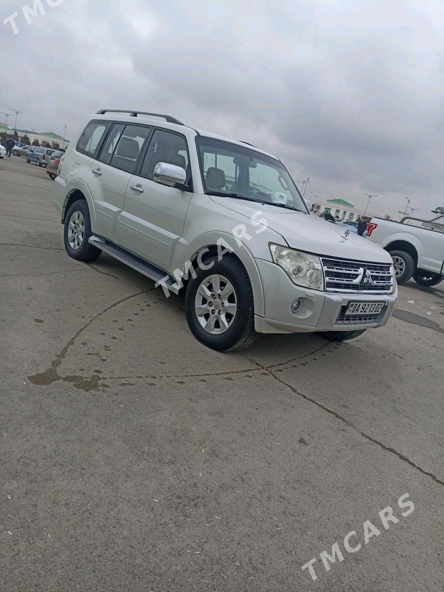 Mitsubishi Pajero 2010 - 220 000 TMT - Шабатский этрап - img 3