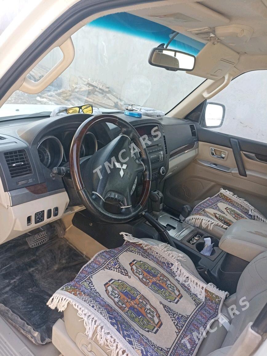 Mitsubishi Pajero 2010 - 220 000 TMT - Шабатский этрап - img 10