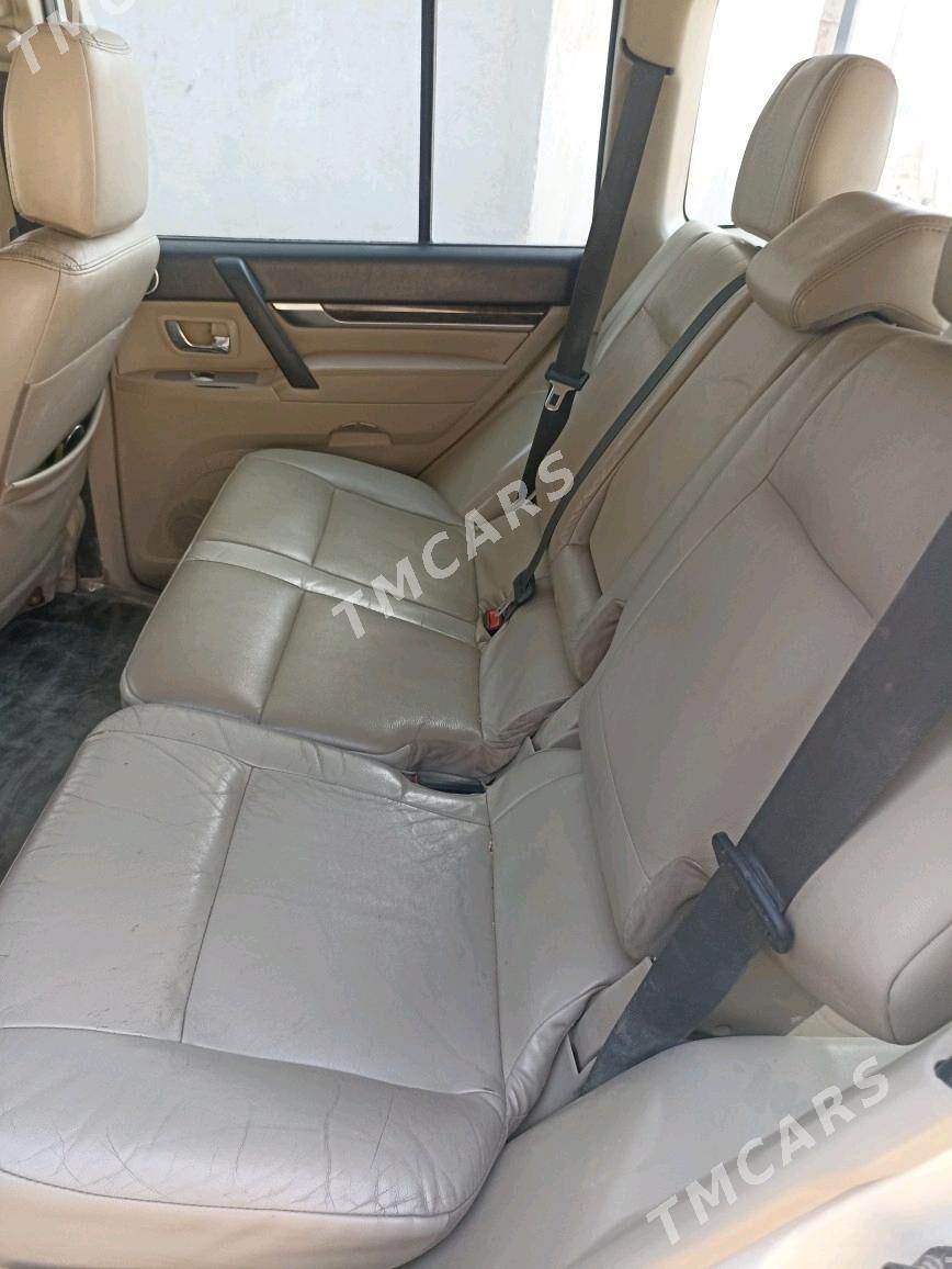 Mitsubishi Pajero 2010 - 220 000 TMT - Шабатский этрап - img 8
