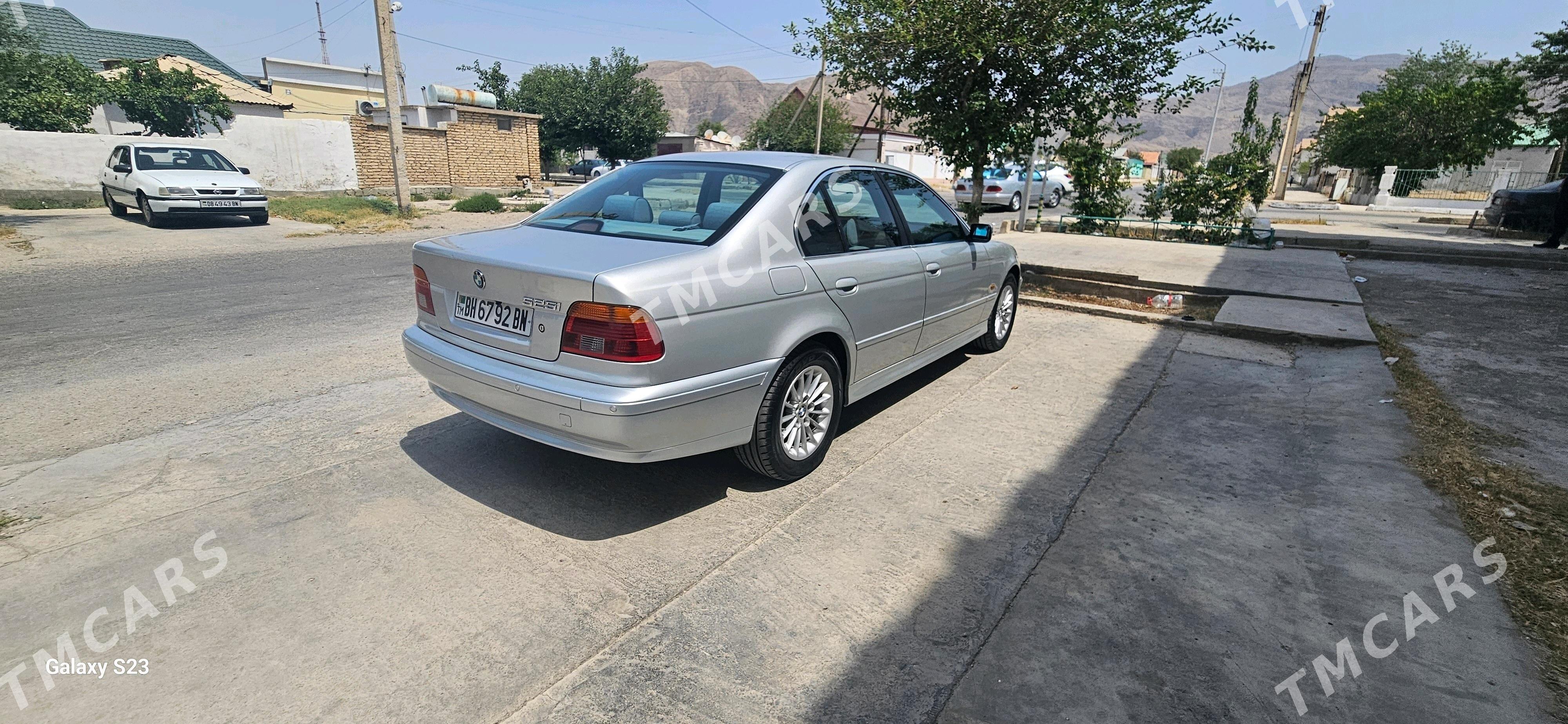 BMW 5 Series 2002 - 140 000 TMT - Балканабат - img 3