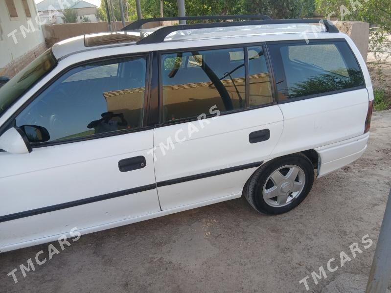 Opel Astra 1996 - 42 000 TMT - Гороглы (Тагта) - img 3