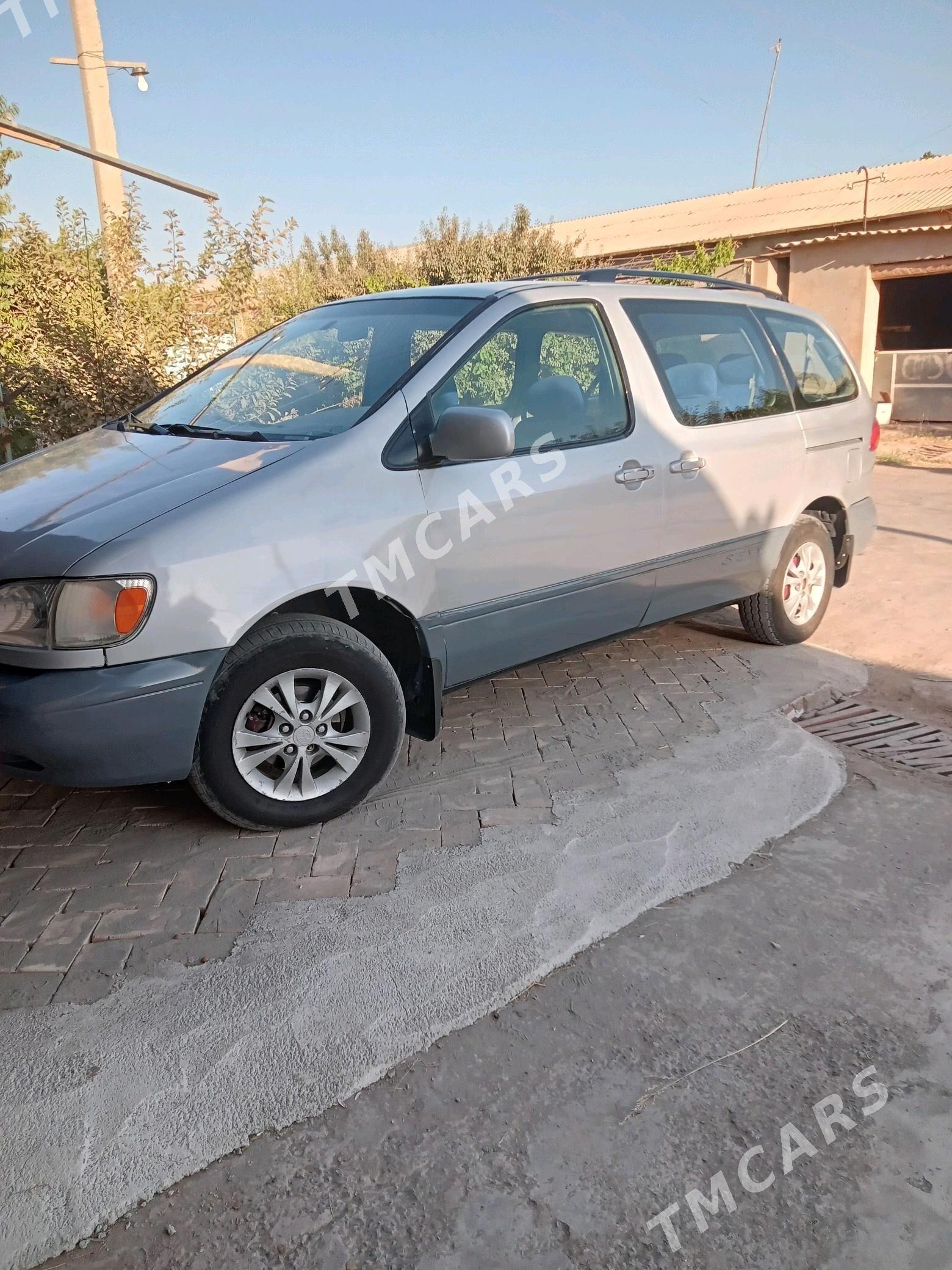 Toyota Sienna 1999 - 100 000 TMT - Халач - img 3