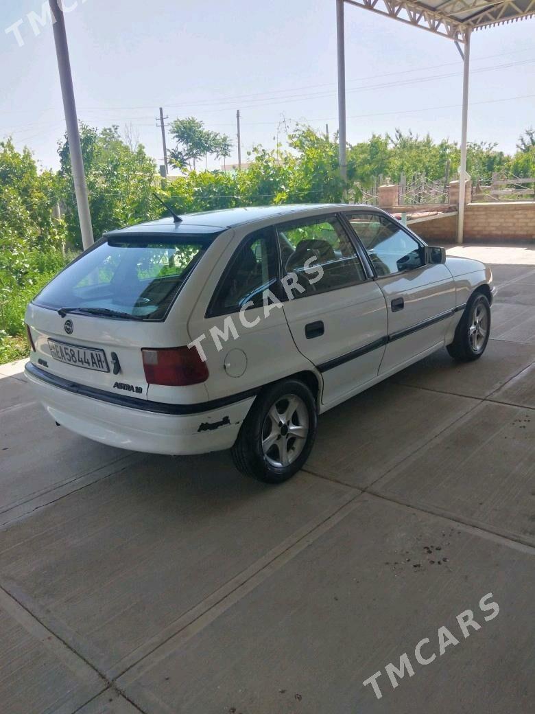 Opel Astra 1993 - 33 000 TMT - Bäherden - img 2