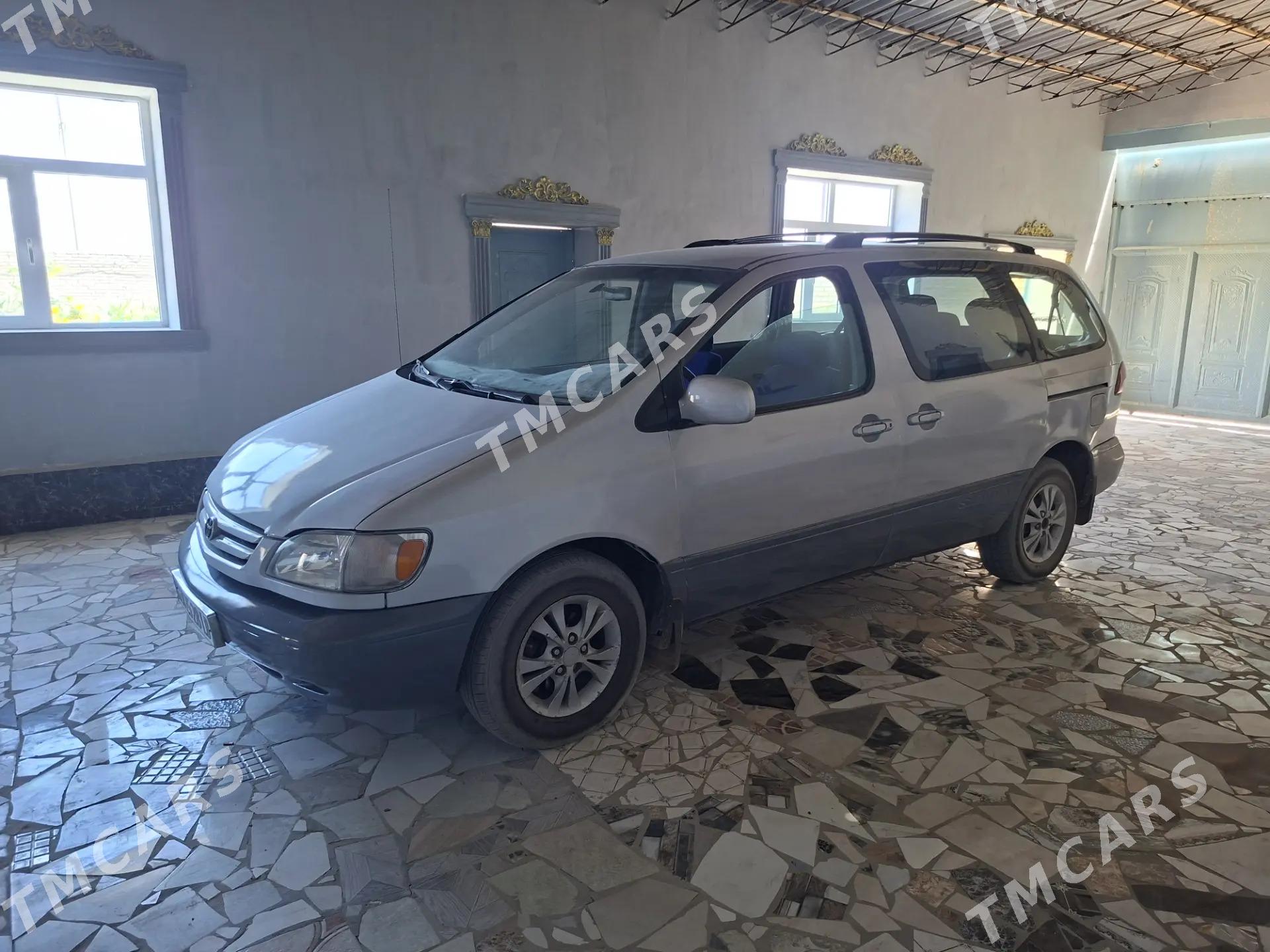 Toyota Sienna 1999 - 100 000 TMT - Халач - img 5