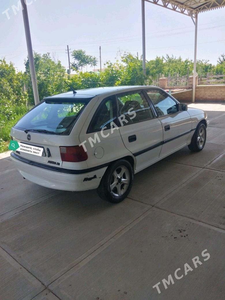 Opel Astra 1993 - 33 000 TMT - Bäherden - img 10