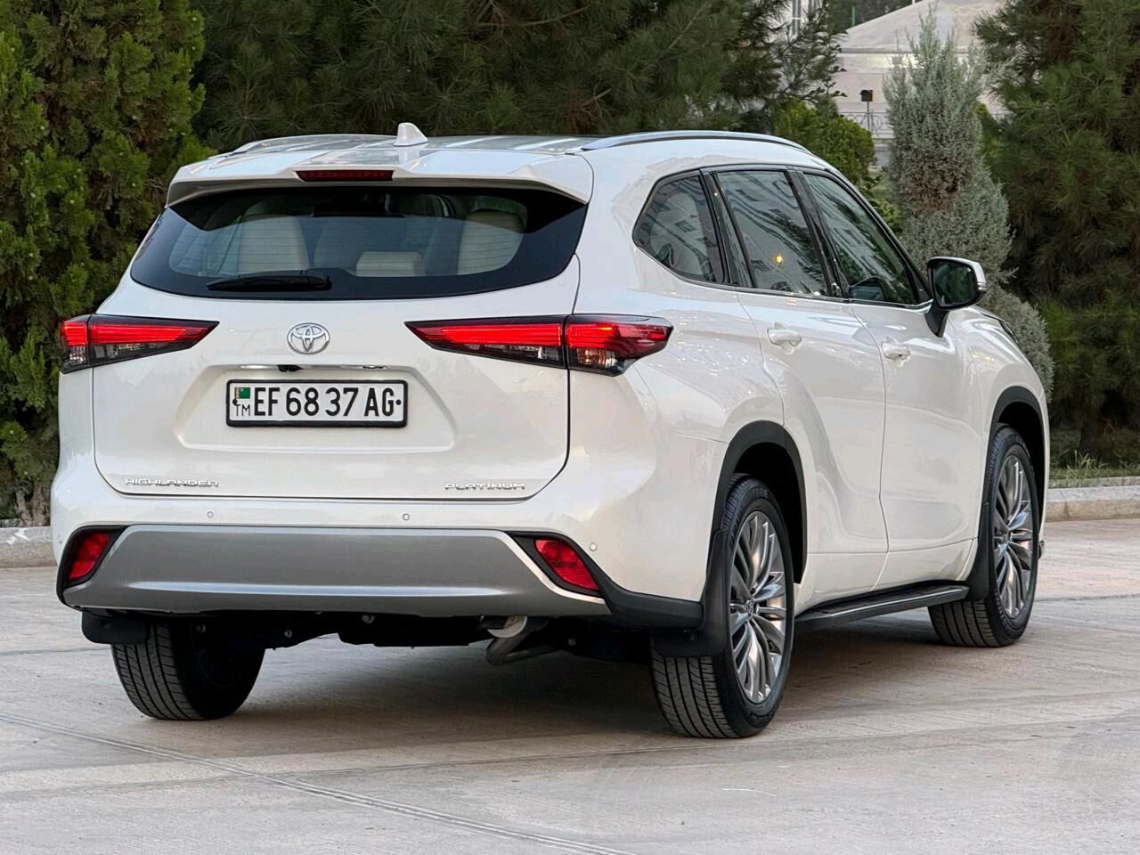 Toyota Highlander 2021 - 650 000 TMT - Aşgabat - img 4