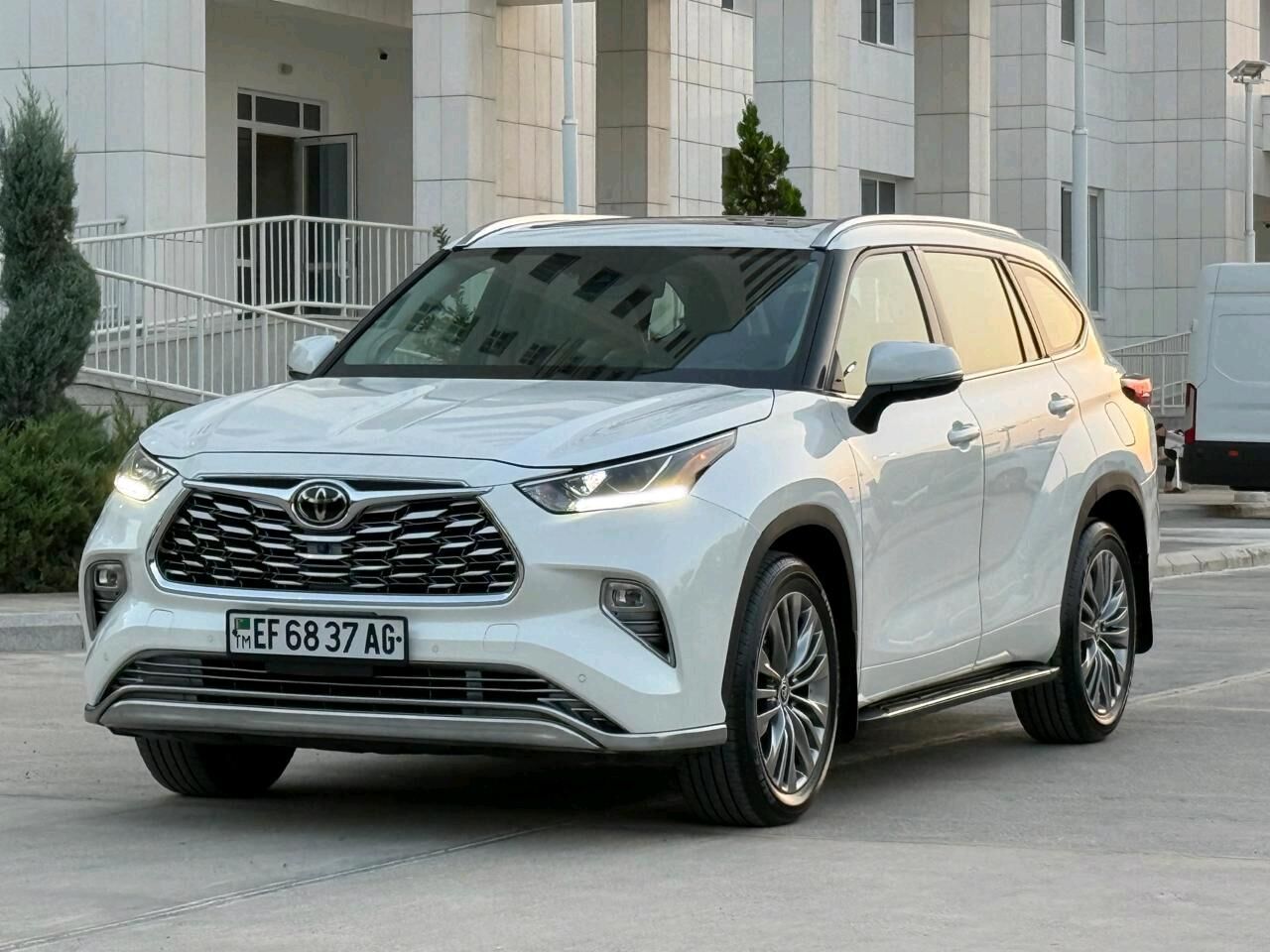 Toyota Highlander 2021 - 650 000 TMT - Aşgabat - img 3