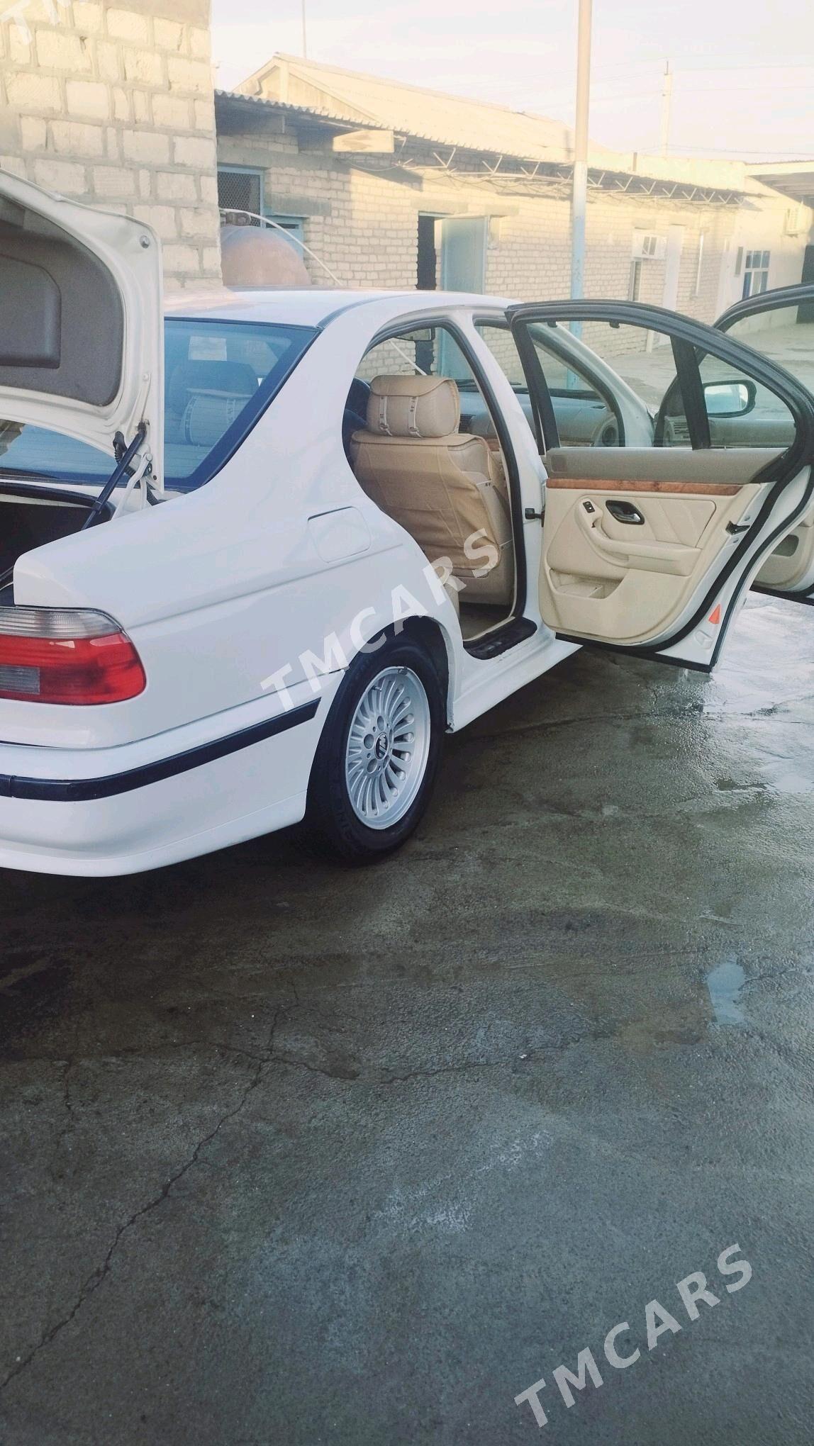 BMW 530 2002 - 80 000 TMT - Гызыларбат - img 4
