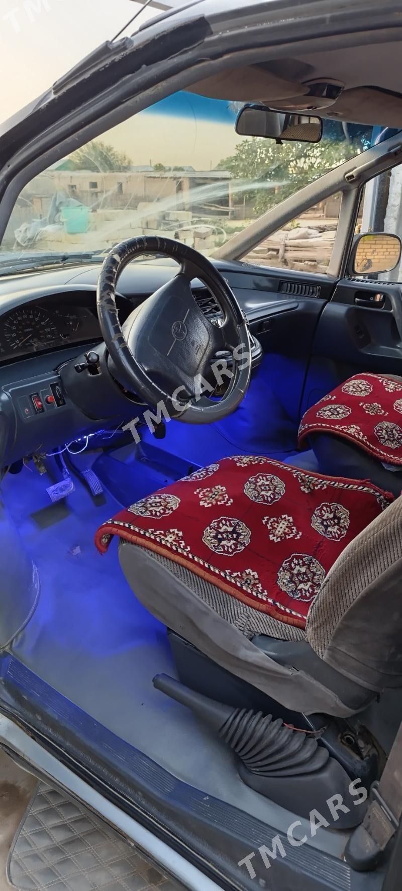 Toyota Previa 1993 - 70 000 TMT - Kerki - img 2