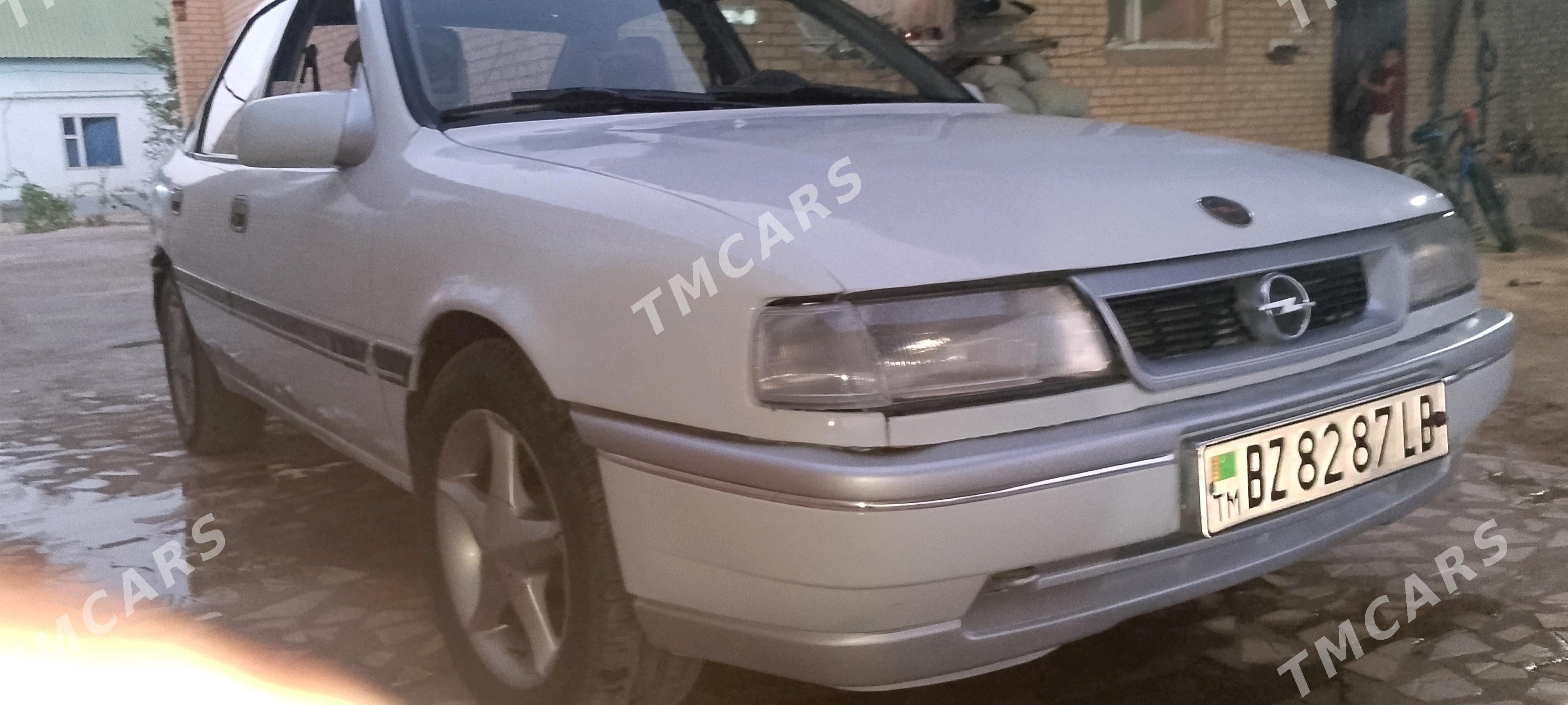Opel Vectra 1990 - 26 000 TMT - Sakar - img 3
