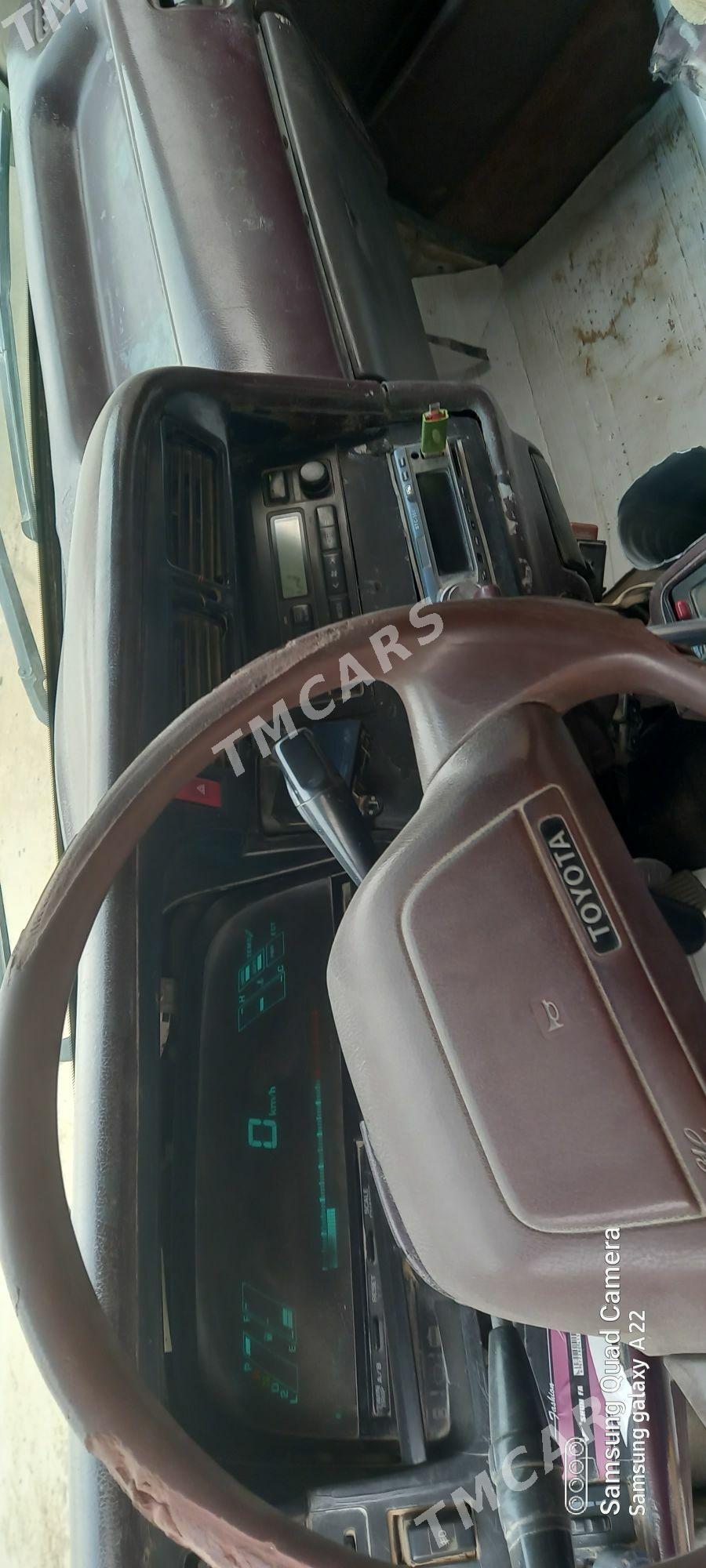Toyota Hiace 1990 - 75 000 TMT - Wekilbazar - img 2
