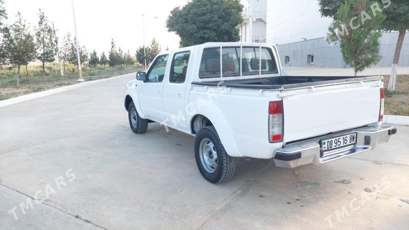 Nissan Navara 2011 - 125 000 TMT - Махтумкули - img 2