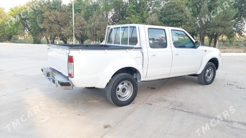 Nissan Navara 2011 - 125 000 TMT - Махтумкули - img 5