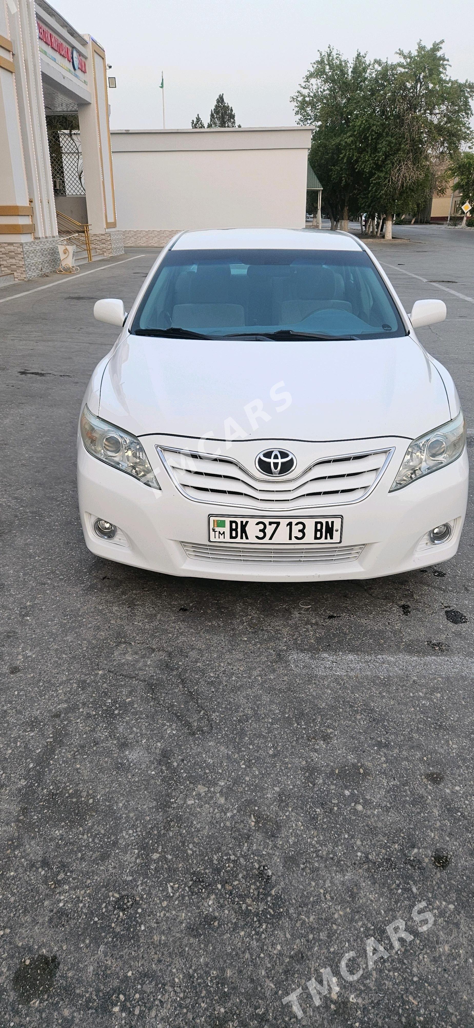 Toyota Camry 2010 - 200 000 TMT - Балканабат - img 3