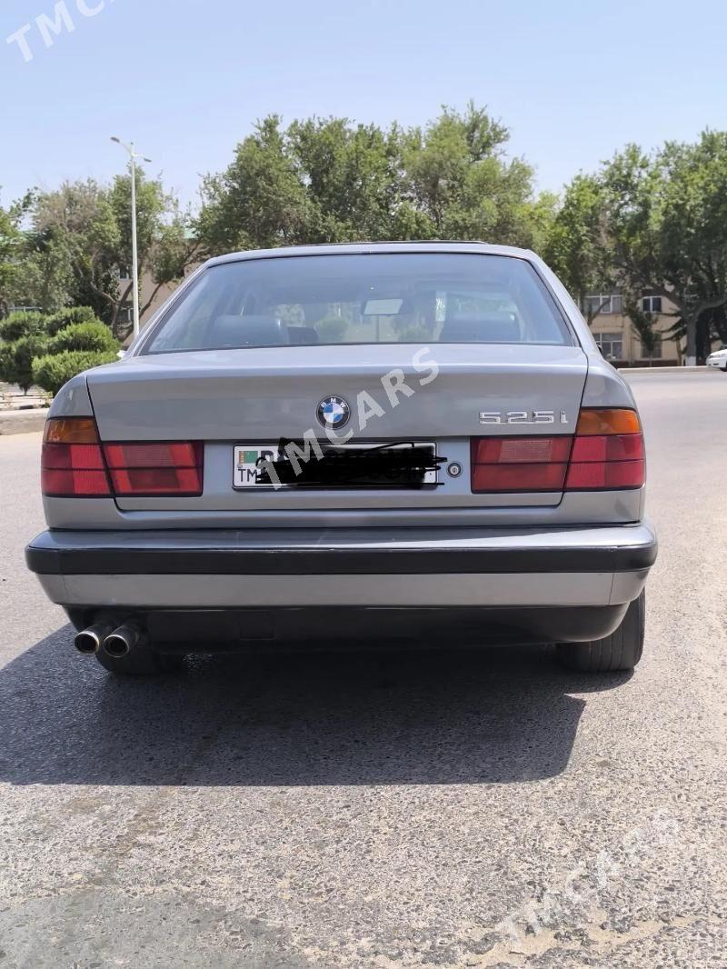 BMW E34 1993 - 63 000 TMT - Baýramaly - img 4
