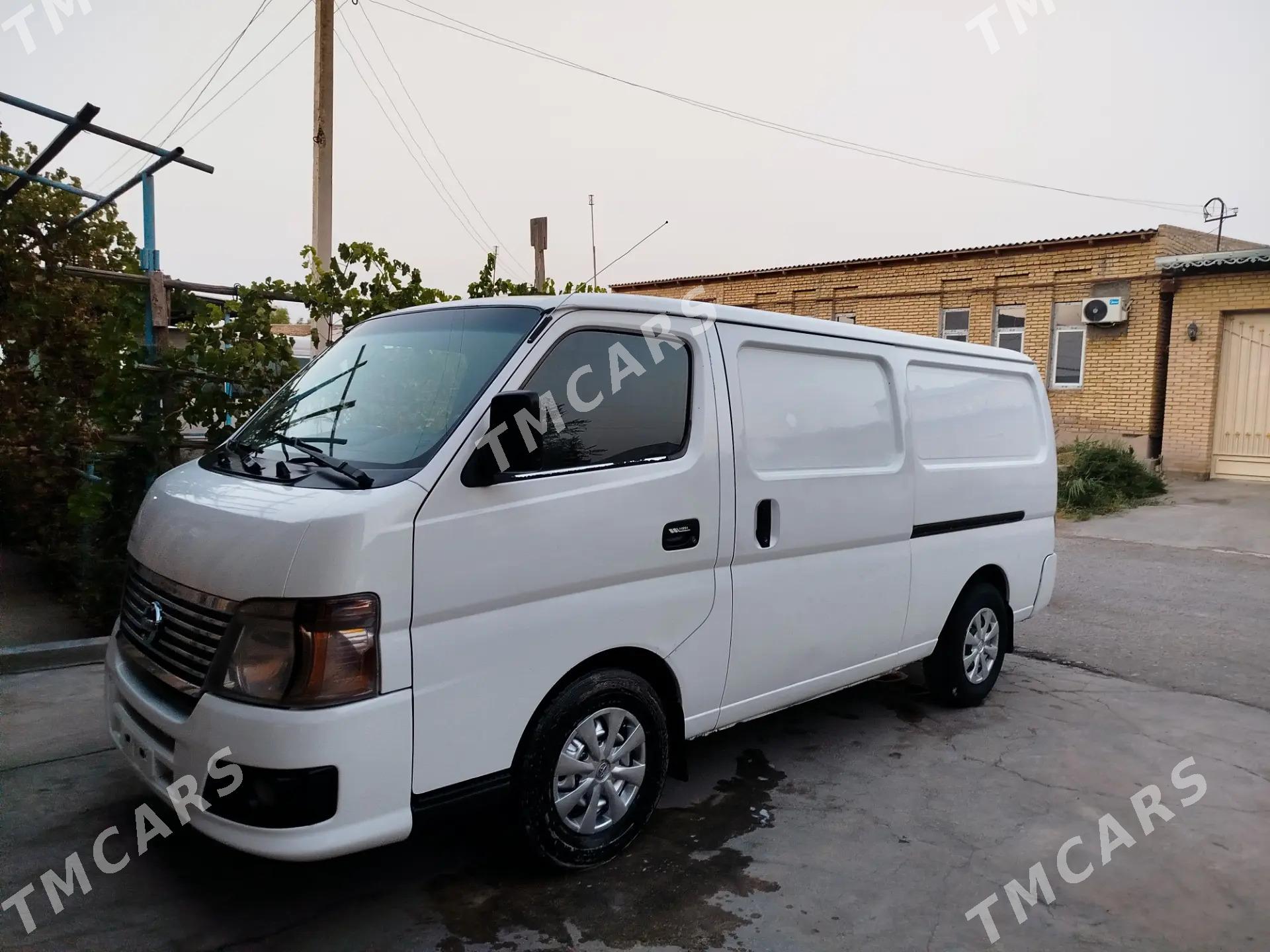 Nissan Urvan 2010 - 145 000 TMT - Türkmenabat - img 4