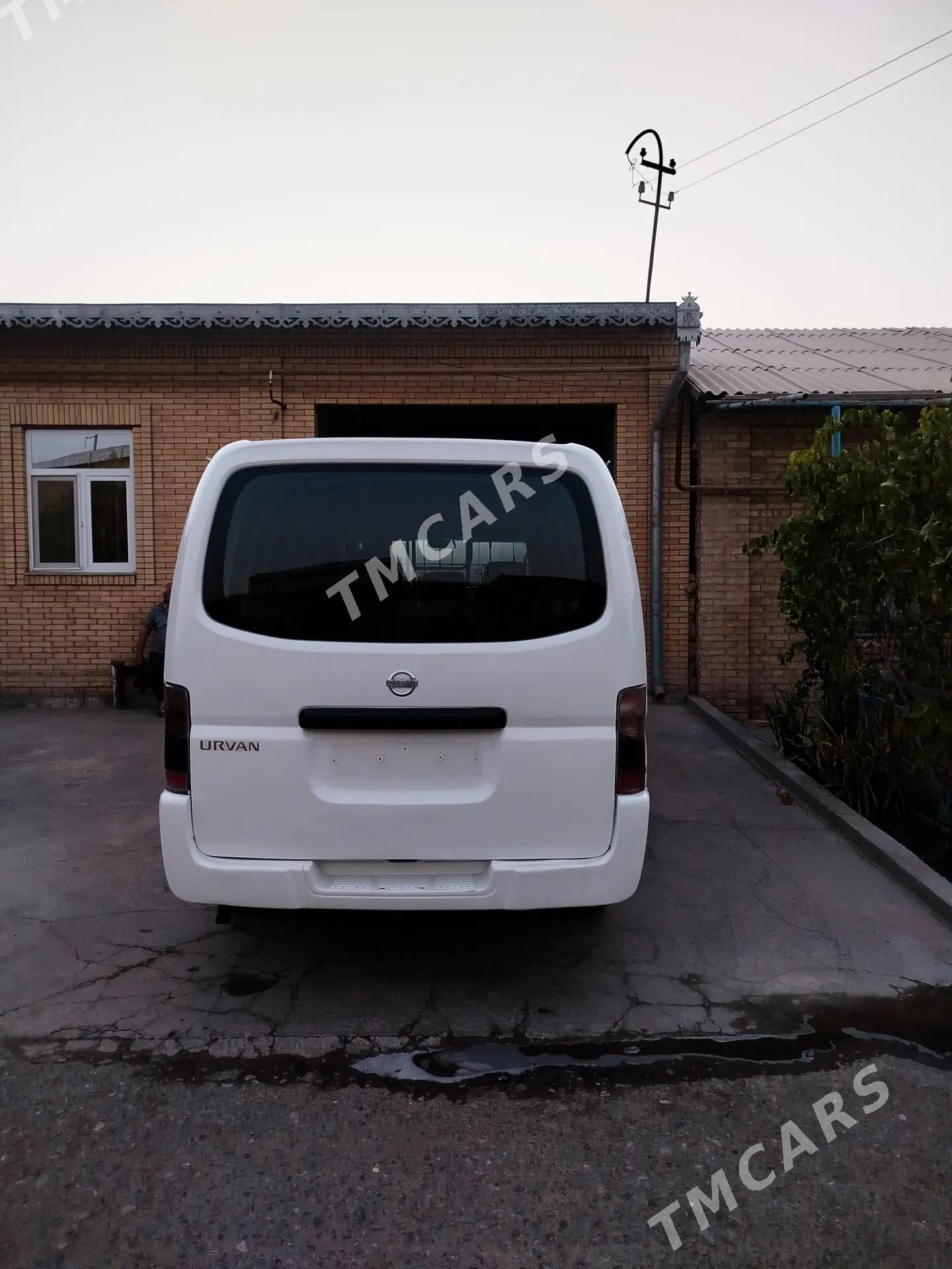 Nissan Urvan 2010 - 145 000 TMT - Türkmenabat - img 2