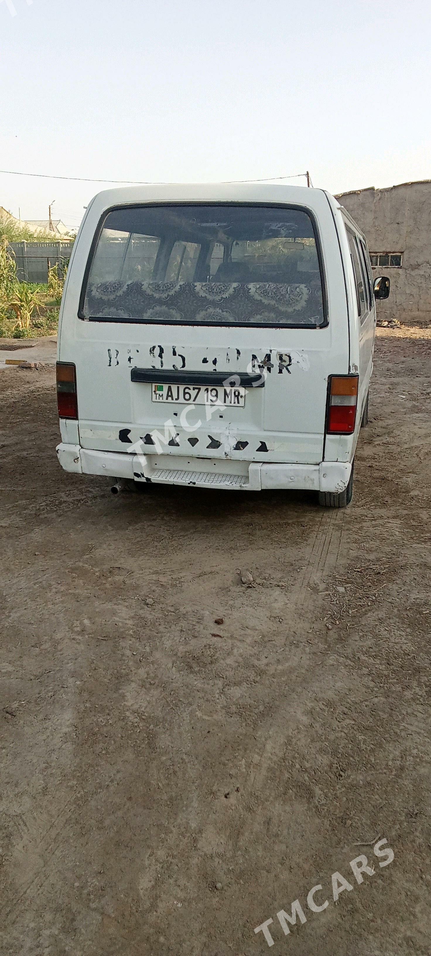 Toyota Hiace 1990 - 24 000 TMT - Mary - img 4