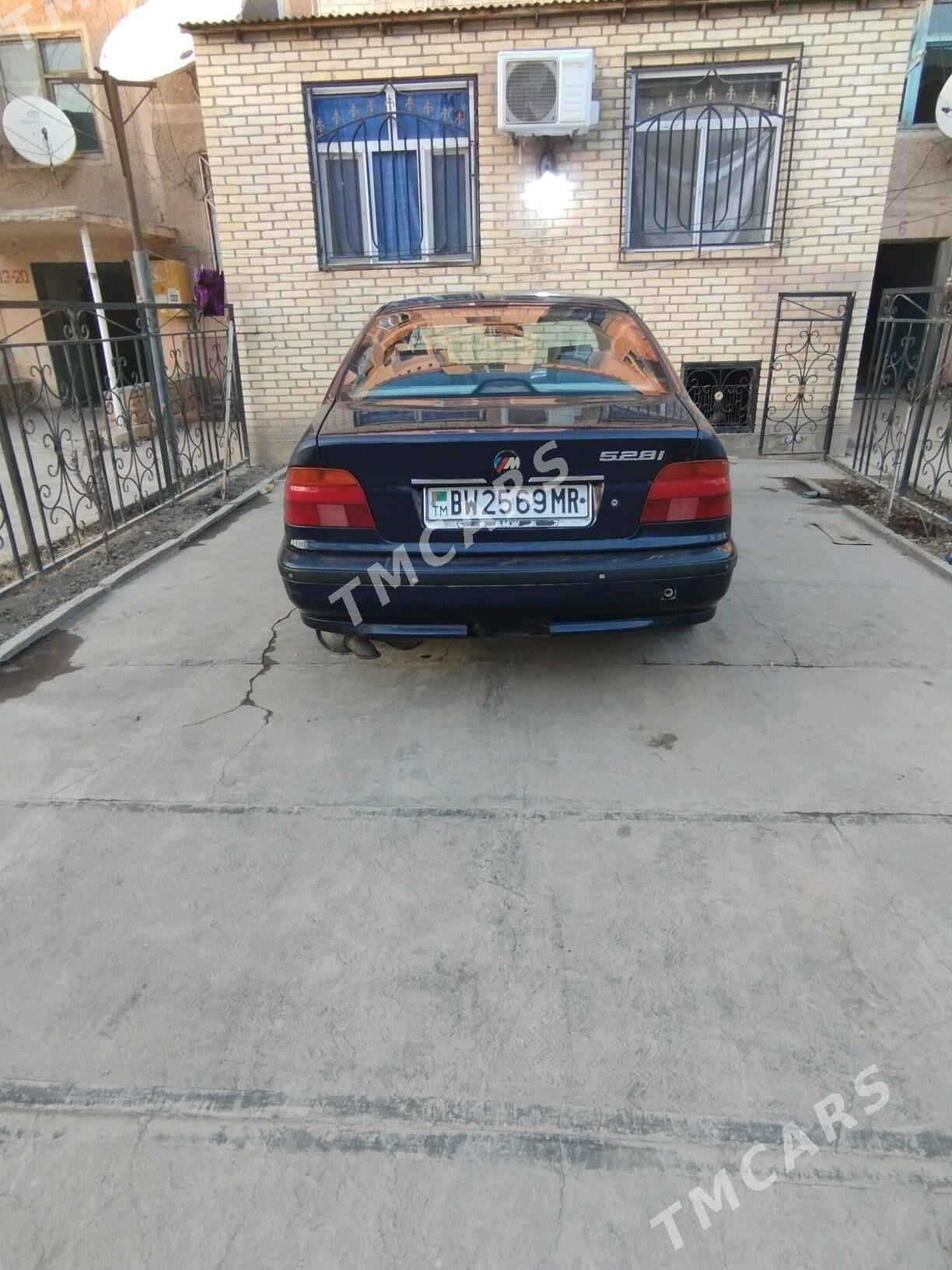 BMW E39 1998 - 70 000 TMT - Мары - img 4
