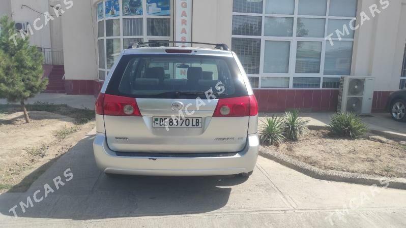 Toyota Sienna 2004 - 200 000 TMT - Türkmenabat - img 3