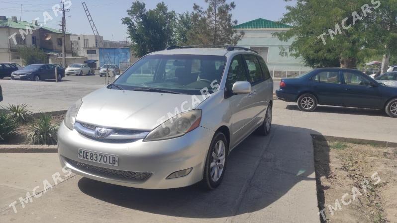 Toyota Sienna 2004 - 200 000 TMT - Türkmenabat - img 2