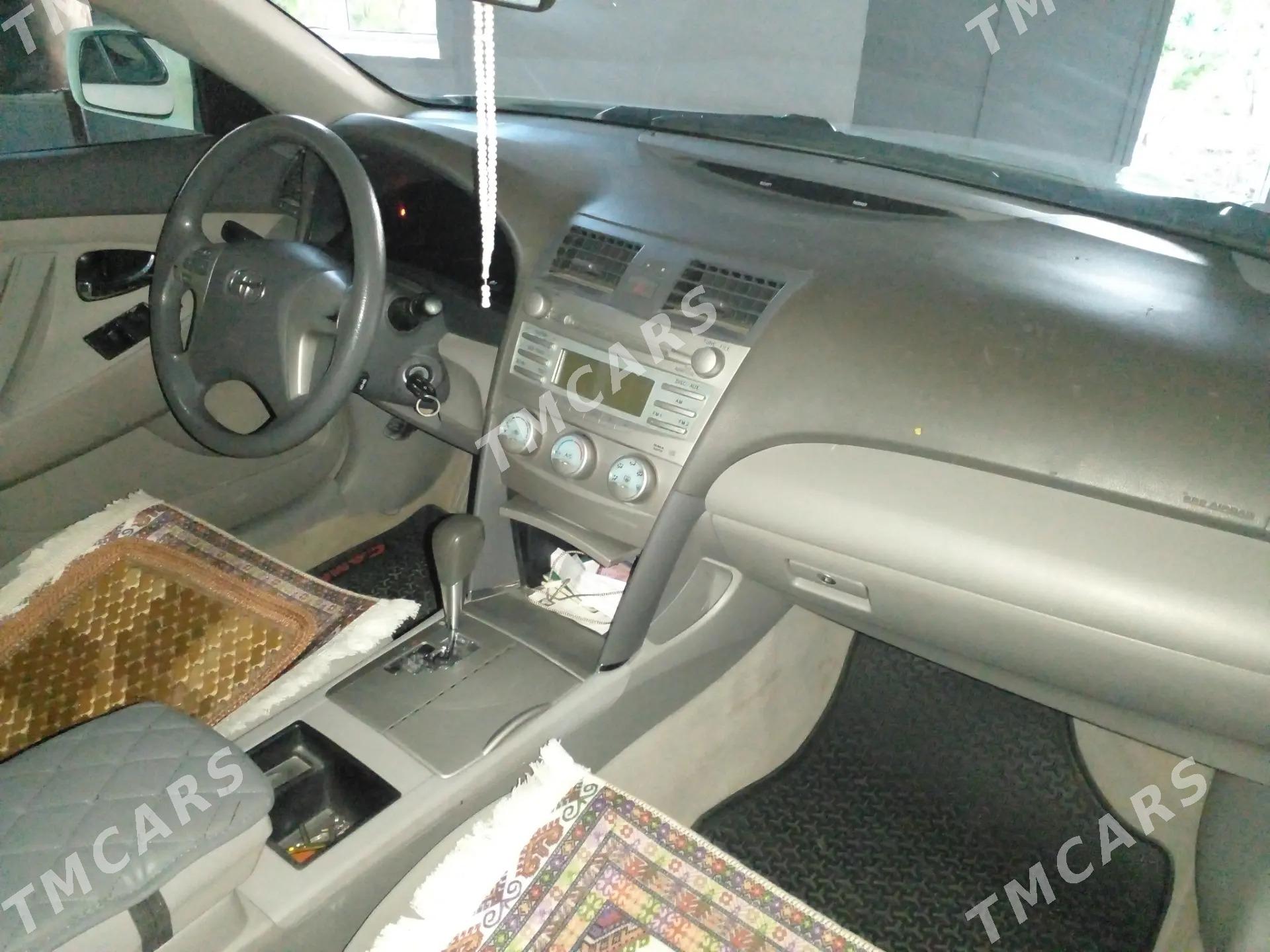 Toyota Camry 2008 - 140 000 TMT - Дянев - img 4