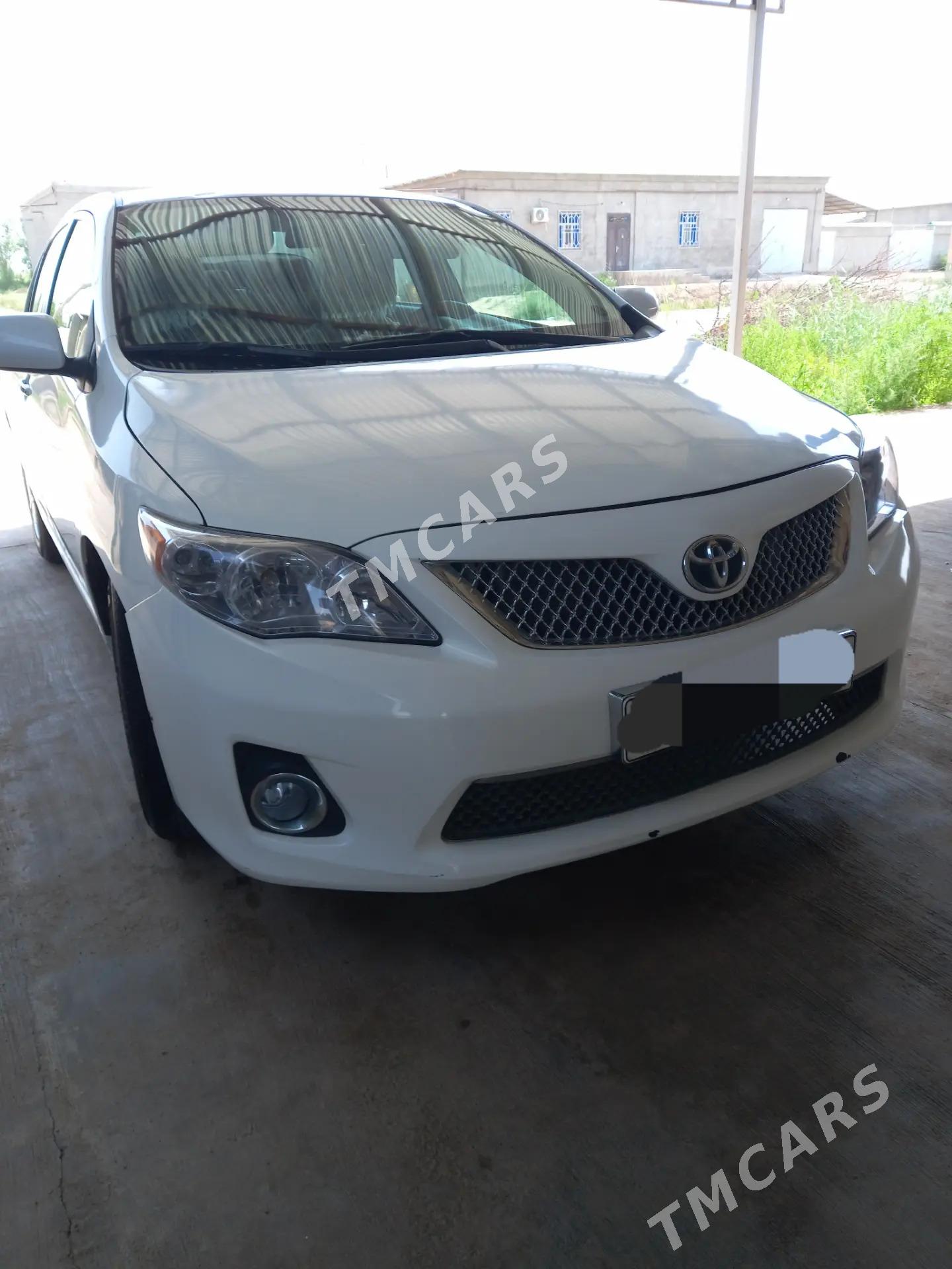 Toyota Corolla 2011 - 170 000 TMT - Дашогуз - img 3