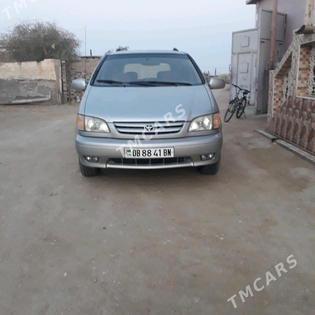 Toyota Sienna 2001 - 160 000 TMT - Esenguly - img 2