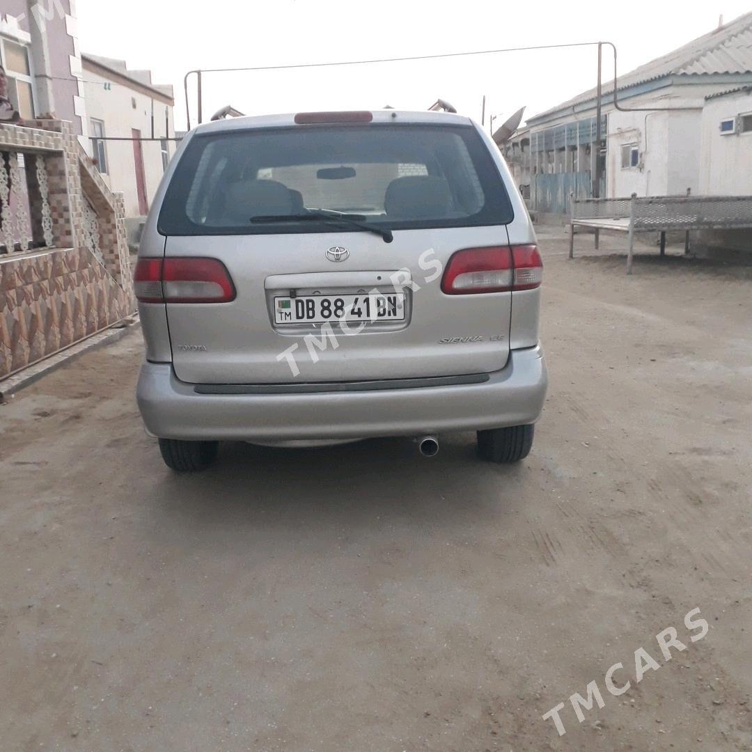 Toyota Sienna 2001 - 160 000 TMT - Esenguly - img 3