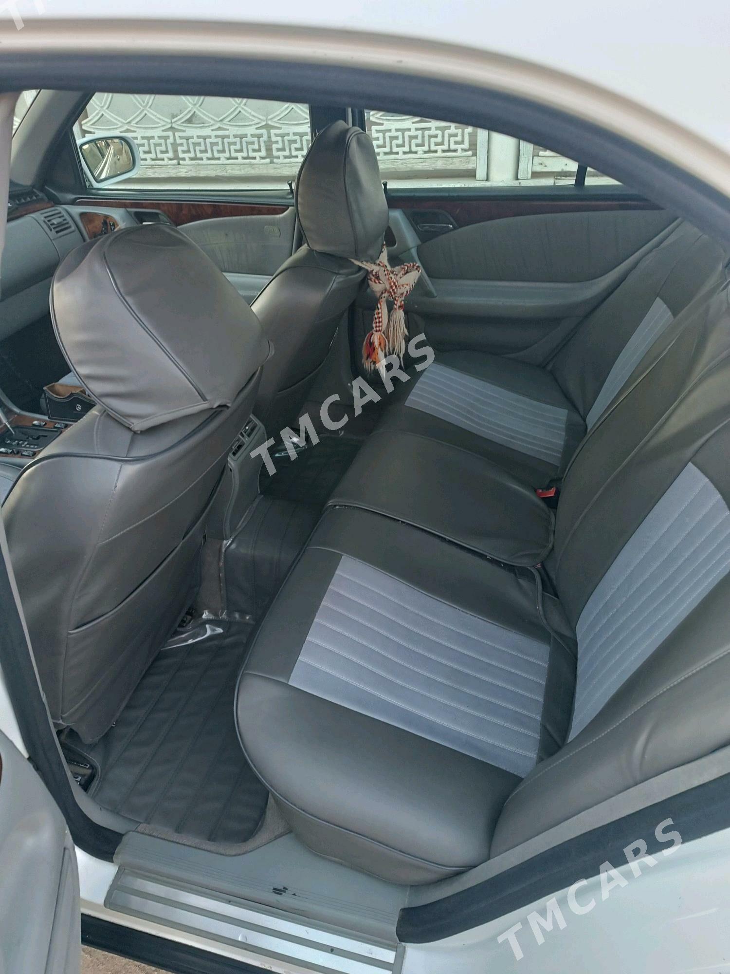 Mercedes-Benz E320 1999 - 90 000 TMT - Эсенгулы - img 7