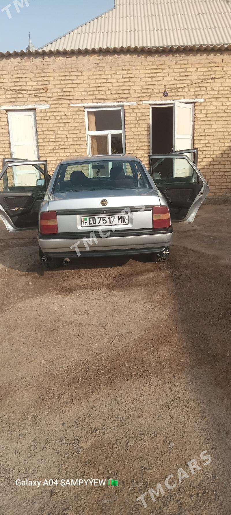 Opel Vectra 1991 - 26 000 TMT - Векильбазар - img 4