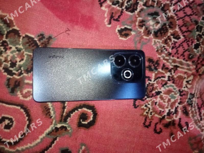 Infinix hot 40 i - Gurbansoltan Eje - img 2