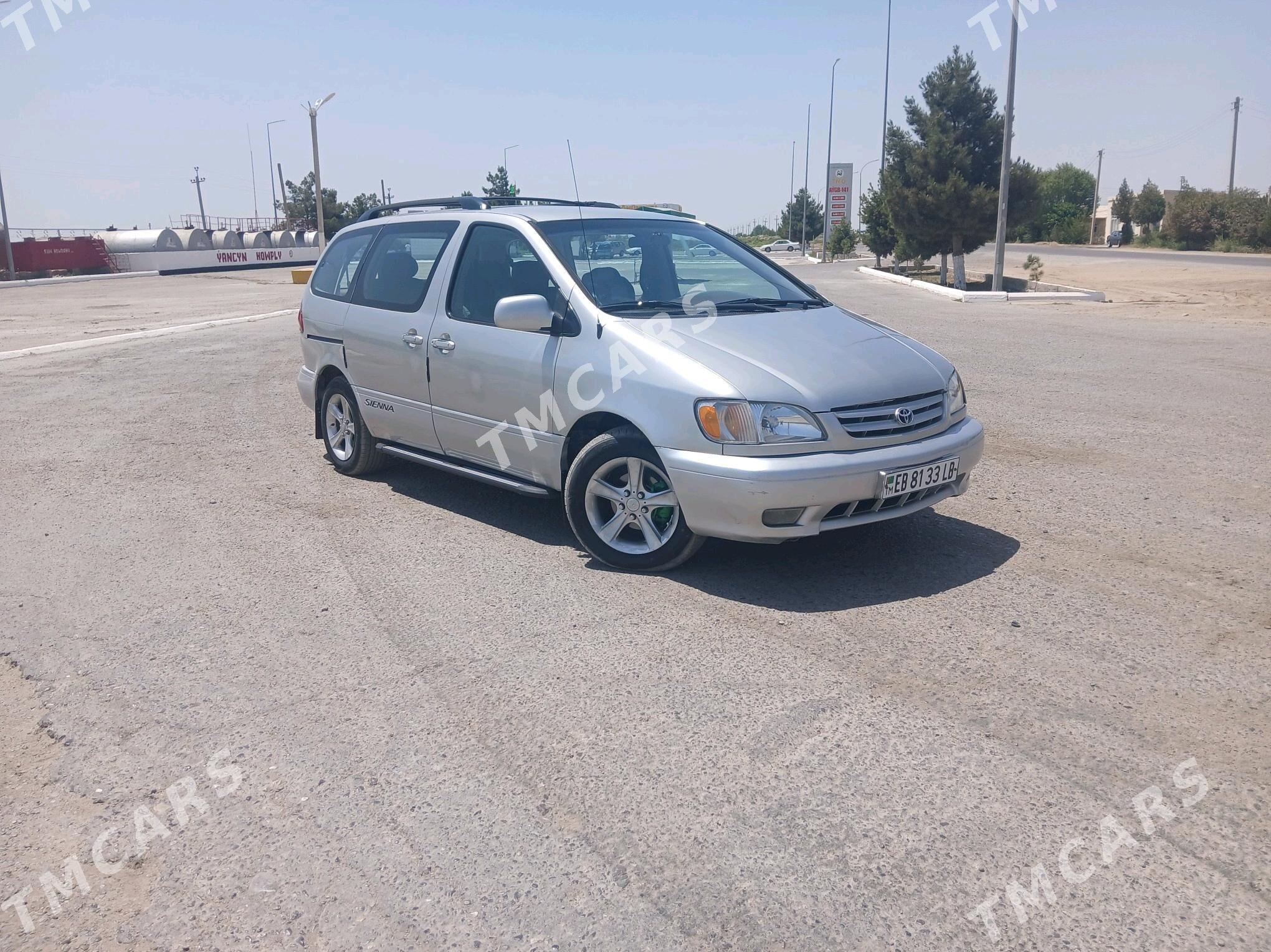 Toyota Sienna 2001 - 152 000 TMT - Фарап - img 4