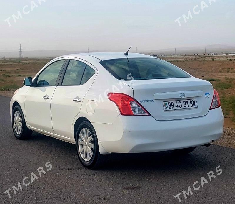 Nissan Versa 2012 - 86 000 TMT - Джебел - img 6