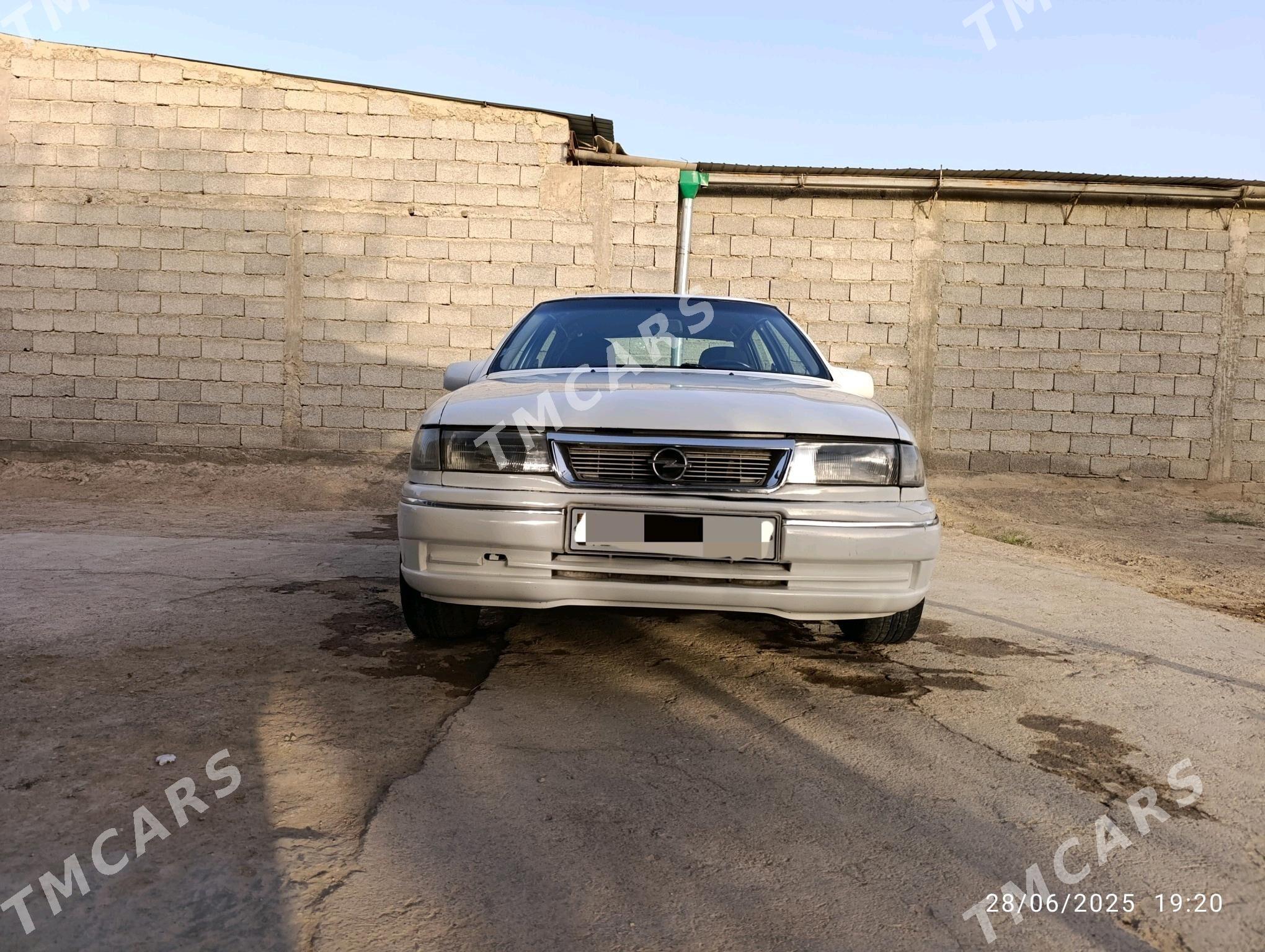 Opel Vectra 1992 - 30 000 TMT - Ýaşlyk - img 9