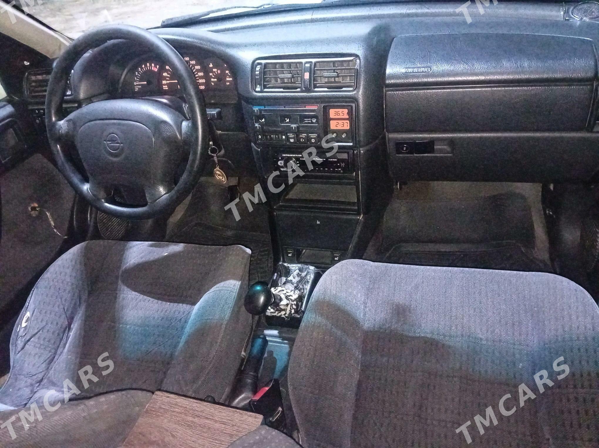 Opel Vectra 1995 - 37 000 TMT - 10 mkr - img 3