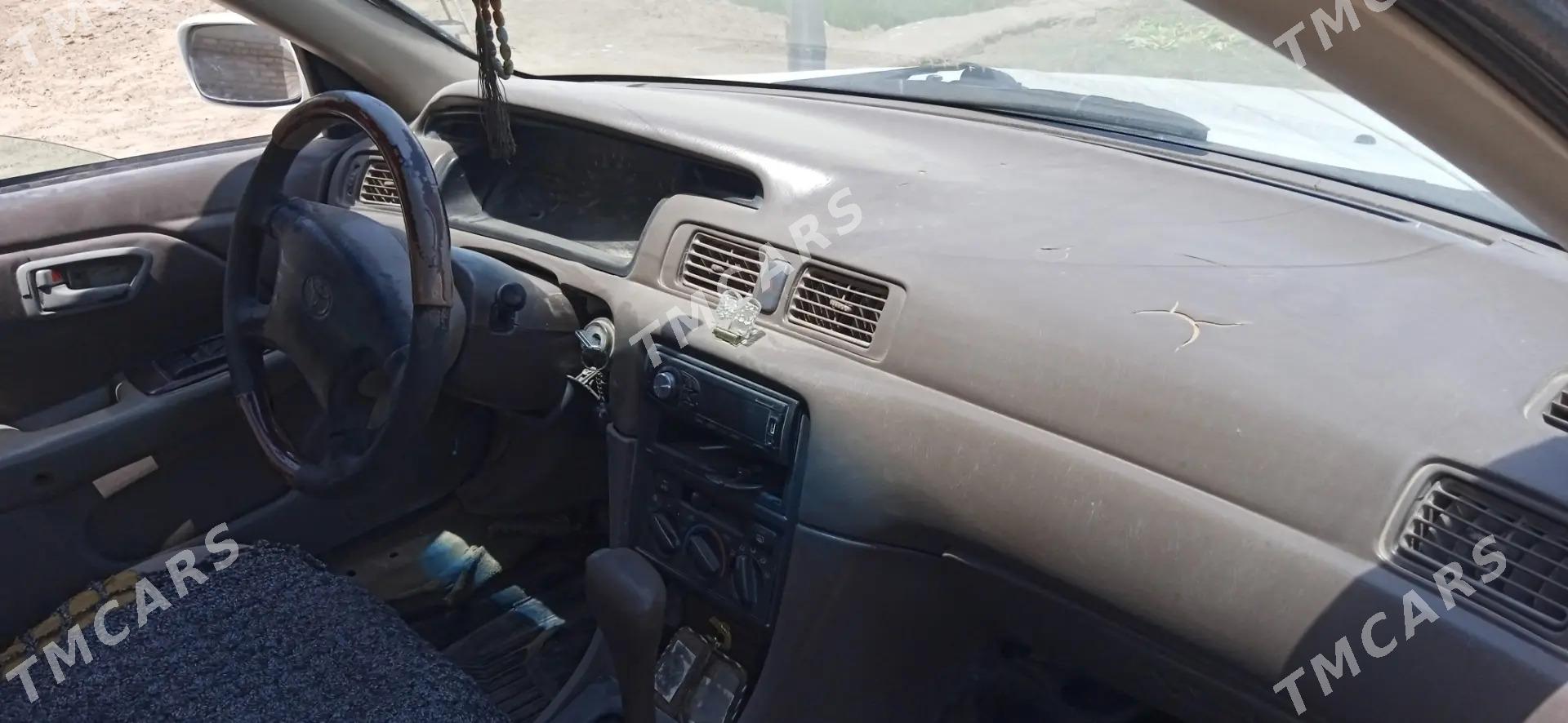 Toyota Camry 1998 - 80 000 TMT - Мургап - img 1