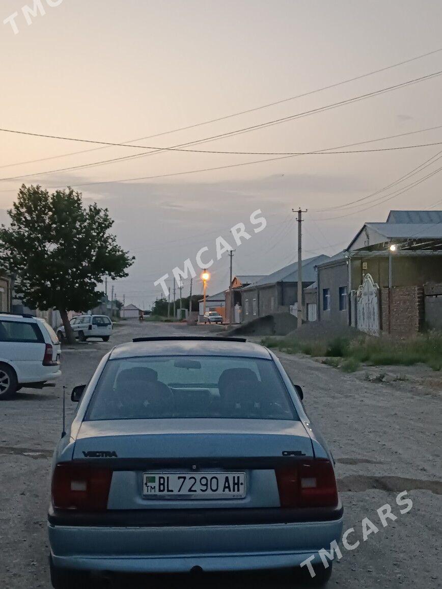 Opel Vectra 1992 - 24 000 TMT - Бахарден - img 1