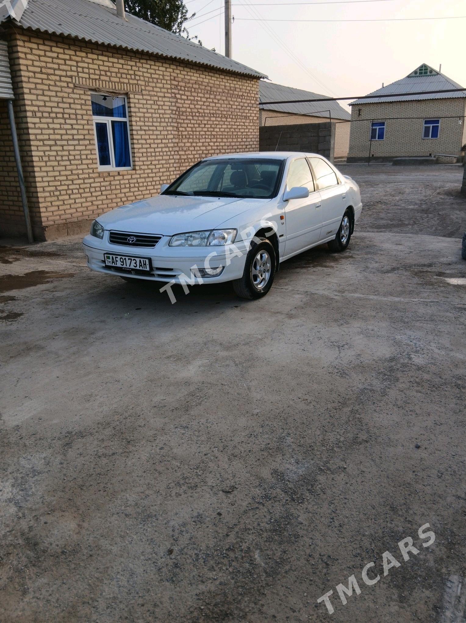 Toyota Camry 2000 - 120 000 TMT - Теджен - img 2