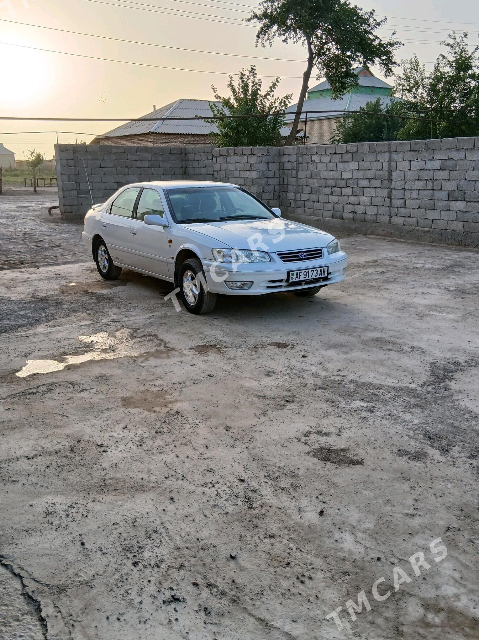 Toyota Camry 2000 - 120 000 TMT - Теджен - img 4