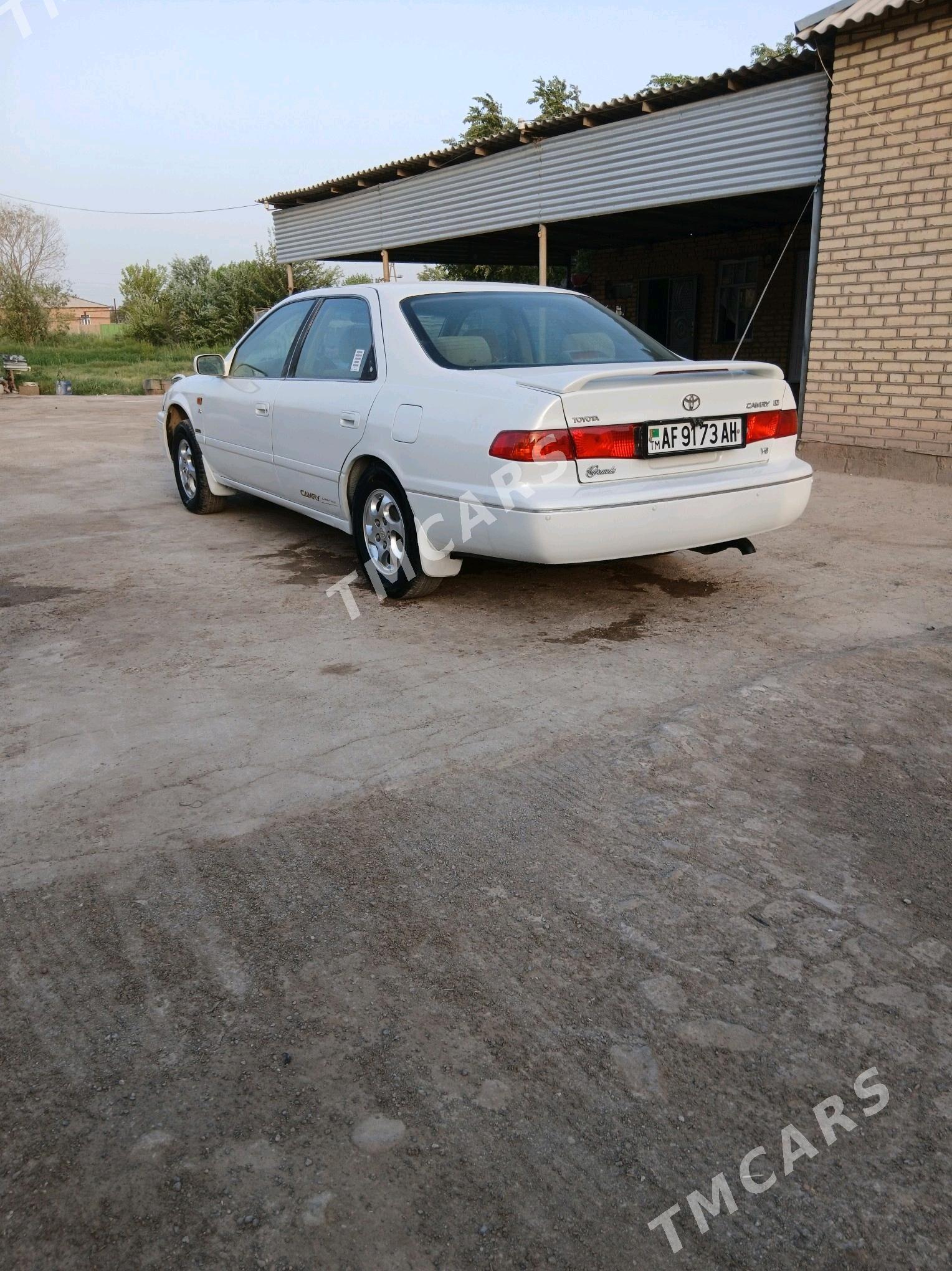 Toyota Camry 2000 - 120 000 TMT - Теджен - img 6