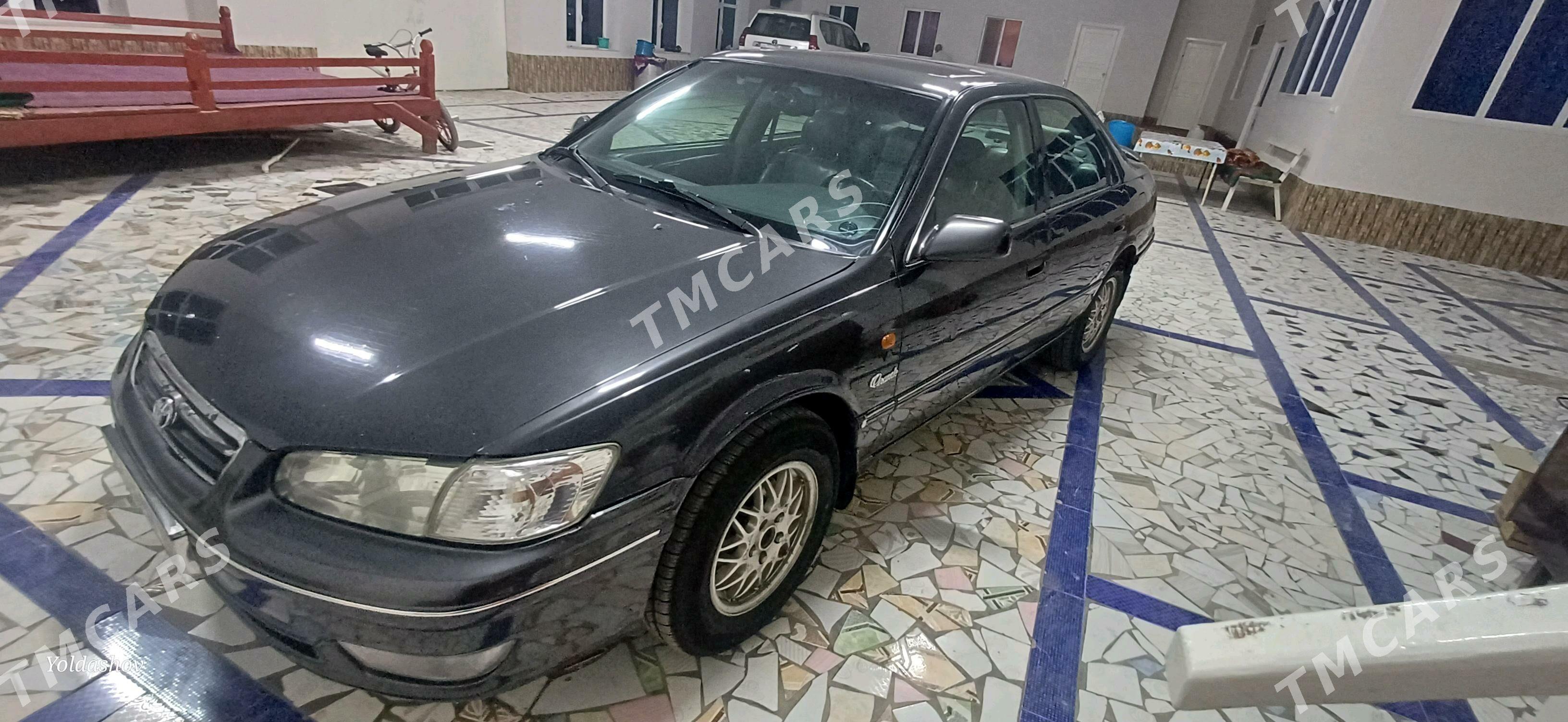 Toyota Camry 2001 - 160 000 TMT - Çärjew - img 1
