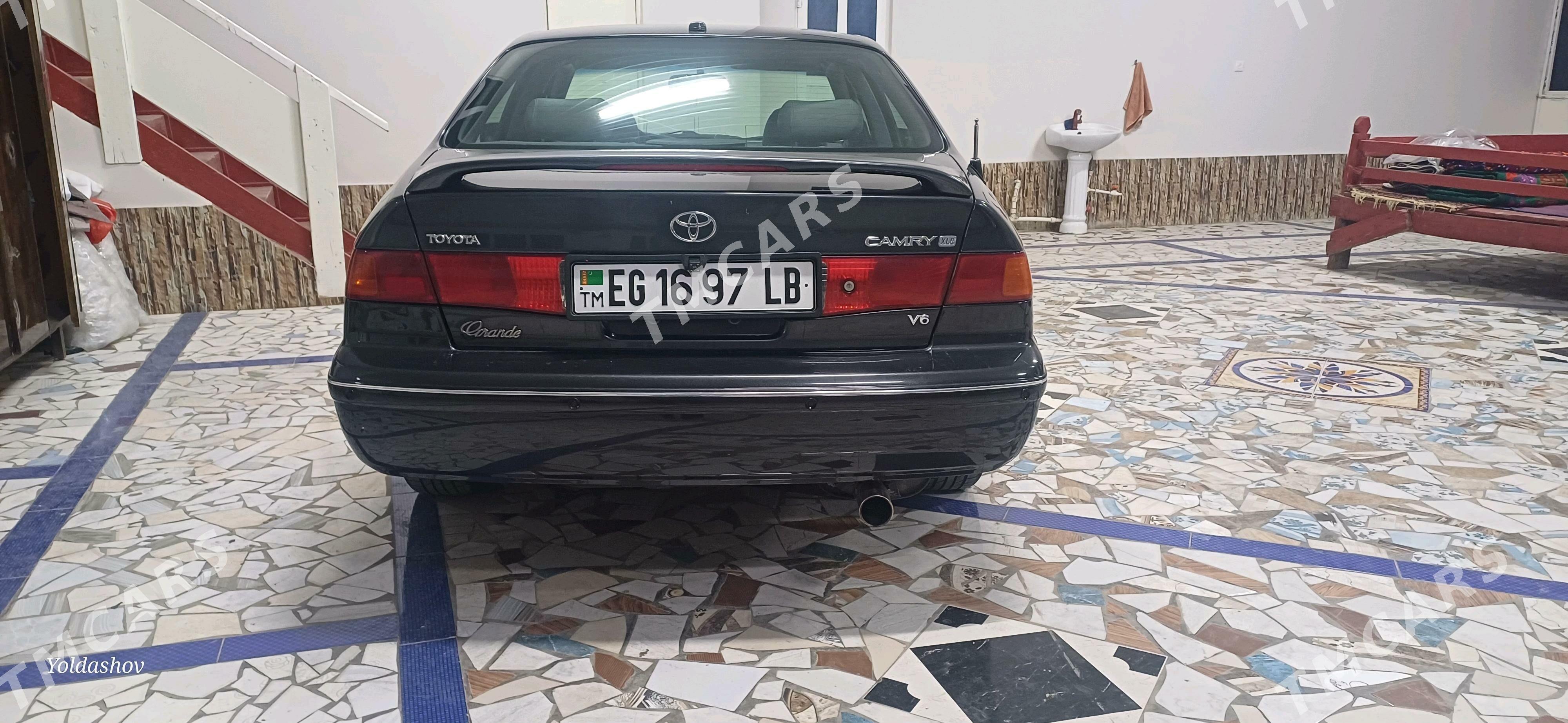 Toyota Camry 2001 - 160 000 TMT - Çärjew - img 3