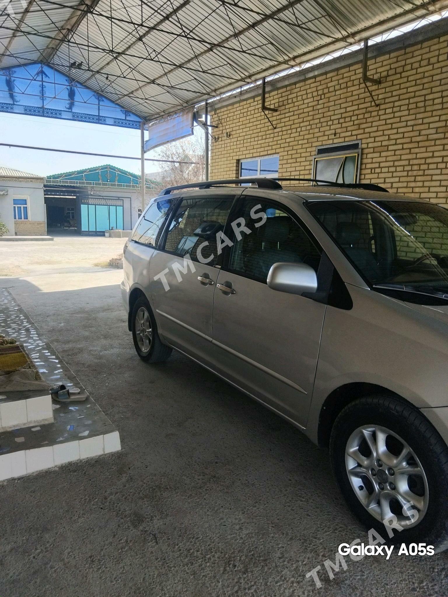 Toyota Sienna 2004 - 220 000 TMT - Murgap - img 2