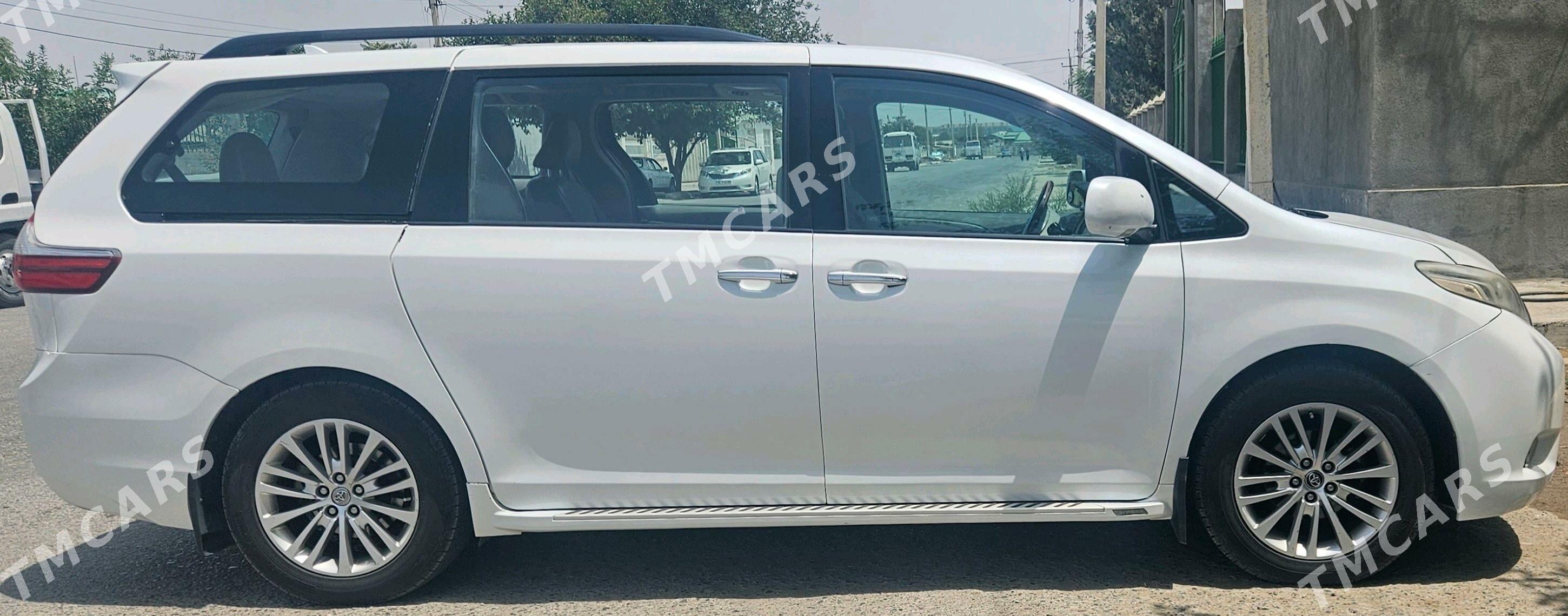 Toyota Sienna 2010 - 305 000 TMT - Änew - img 2