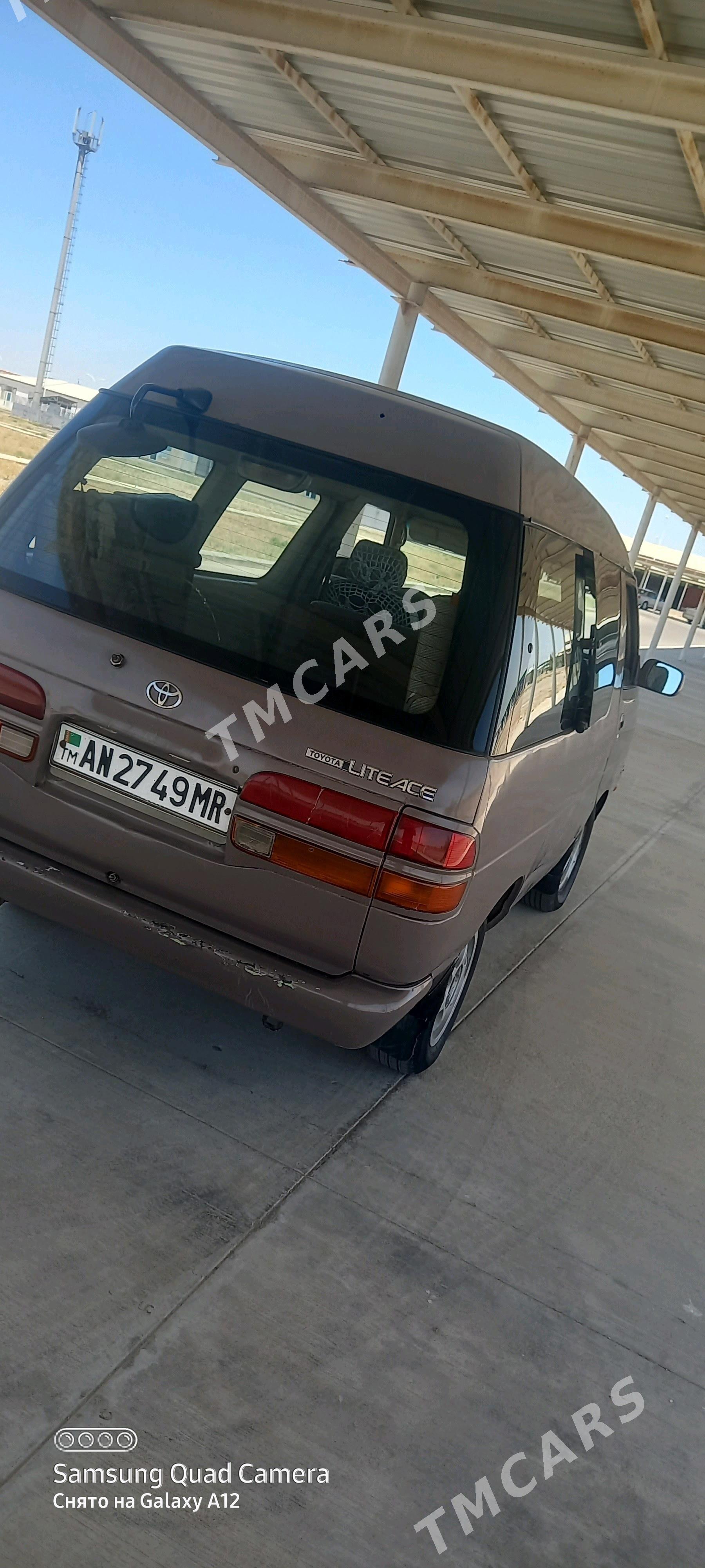 Toyota Hiace 1992 - 30 000 TMT - Мары - img 3